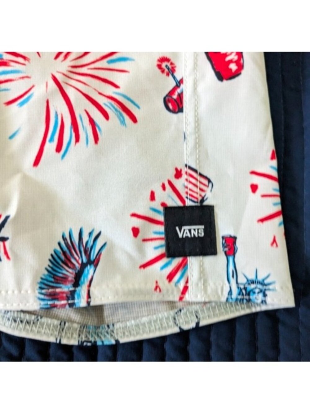 Vans Men 28 Waist NWT Era Boardshort  American Fourth of July 062026 - Picture 9 of 9